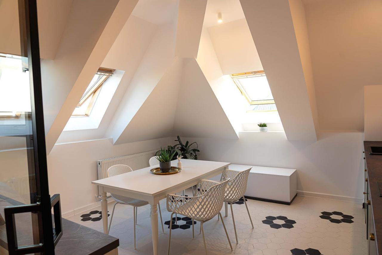 Urban Oasis Apartments With Parking Bukarest Exterior foto